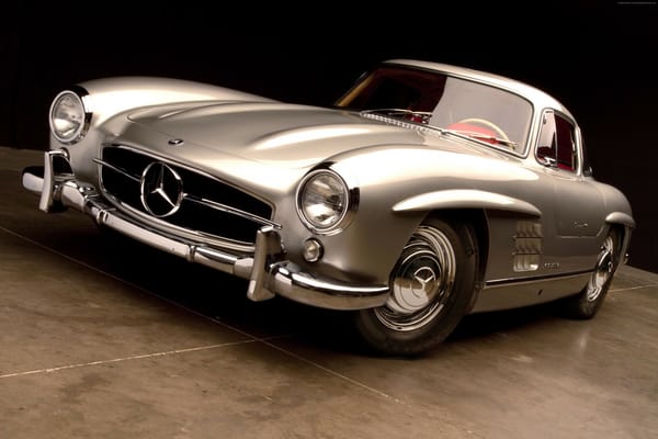 Обои Серебристый ретро автомобиль Mercedes Benz 300 SL
