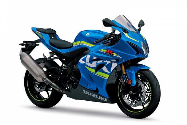 Обои Синий мотоцикл Suzuki GSX-R1000,2017 на белом фоне