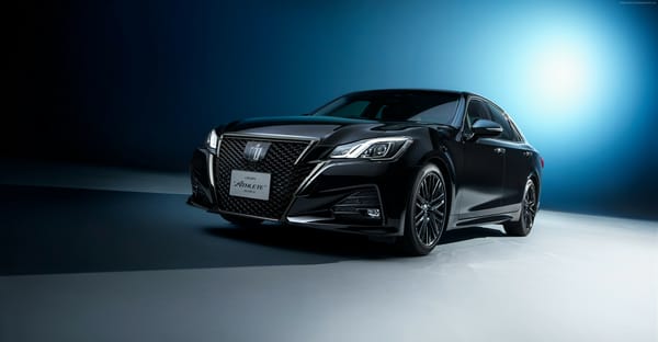 Обои Стильный новый автомобиль Toyota Crown Athlete,2017