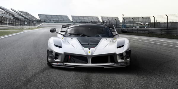 Обои Гоночный автомобиль Ferrari FXX-K Evo,2018 на трассе
