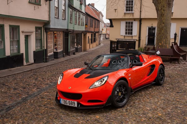 Обои Красный автомобиль кабриолет Lotus Elise Cup 250