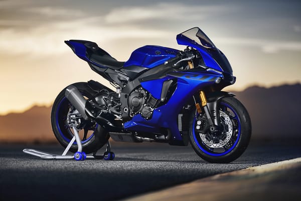 Обои Синий мотоцикл Yamaha YZF-R1,2018
