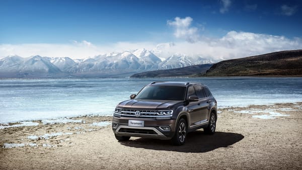 Обои Автомобиль внедорожник Volkswagen Teramont,2019 на фоне гор