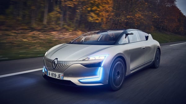 Обои Серебристый электромобиль Renault Symbioz Prototype