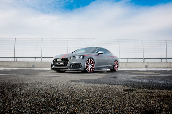 Обои Автомобиль MTM Audi RS 5,2018 года на фоне красивого неба
