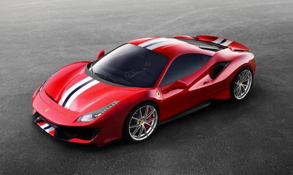Обои Красный спортивный автомобиль Ferrari 488 Pista 2018