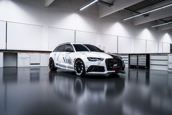 Обои Гоночный автомобиль Audi ABT RS Modified в гараже