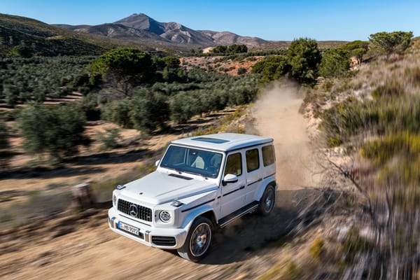 Обои Белый внедорожник Mercedes AMG G 63 2018 года