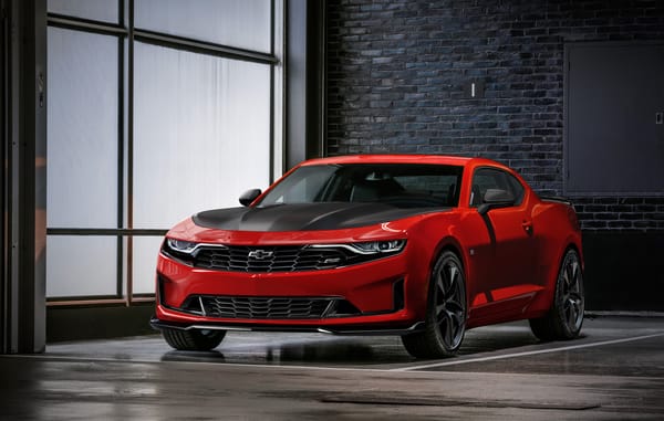 Обои Красный автомобиль Chevrolet Camaro RS 1LE,2018 года