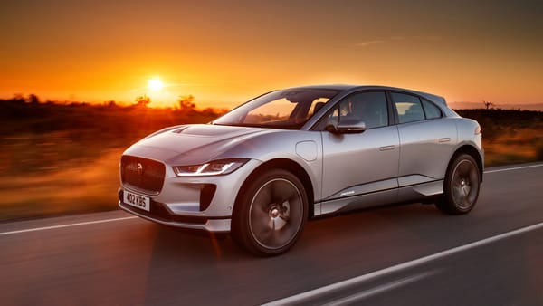 Обои Автомобиль Jaguar I-Pace EV400 AWD S,2018 на фоне заката