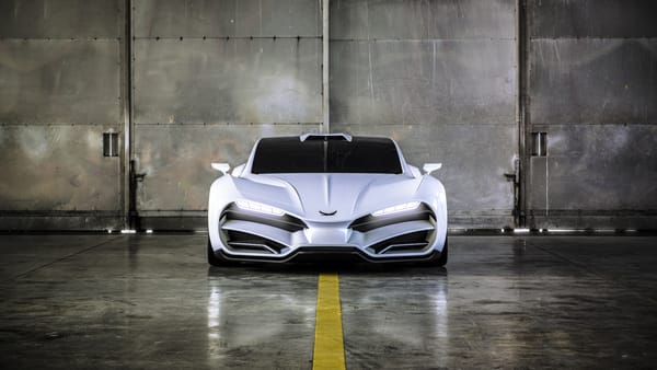 Обои Белый автомобиль Milan Red Hypercar,2018 вид спереди