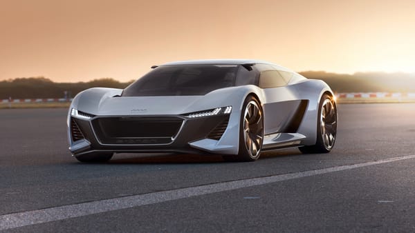 Обои Серебристый электромобиль Audi PB 18