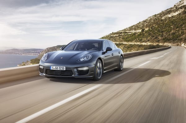 Обои Темно-серый Porsche Panamera Turbo S 2014