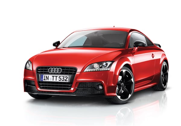 Обои Надежная машина Audi TT 2014 года